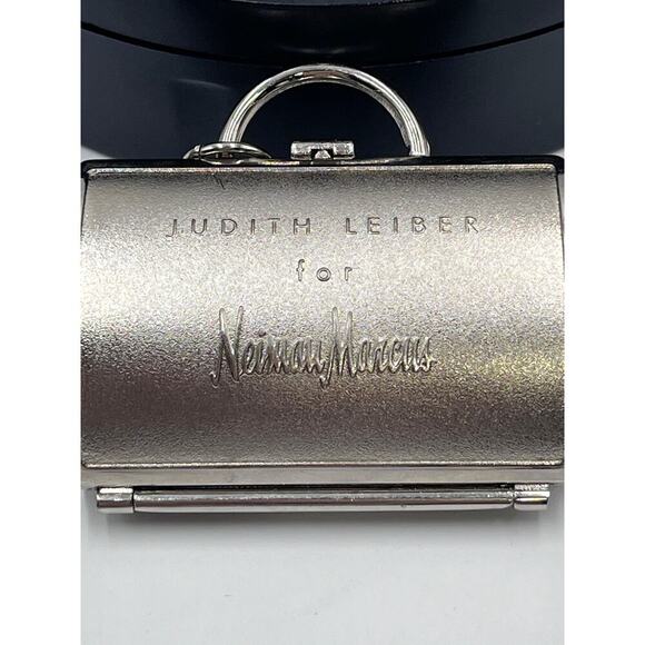 Judith Leiber Purple Green Enameled
Butterflies Motif Handbag Trinket Pill Case - Picture 8 of 8